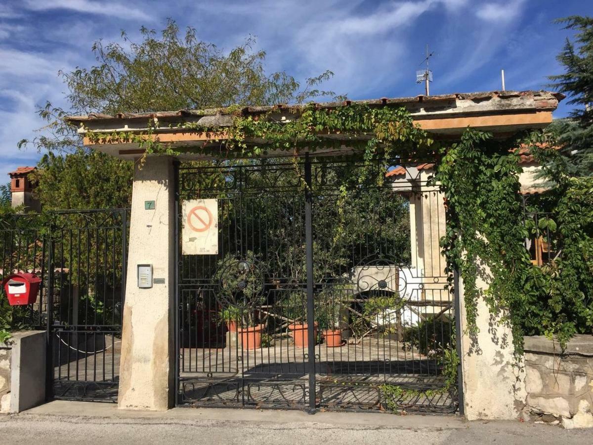 Villa La Quercia Meta Bagian luar foto